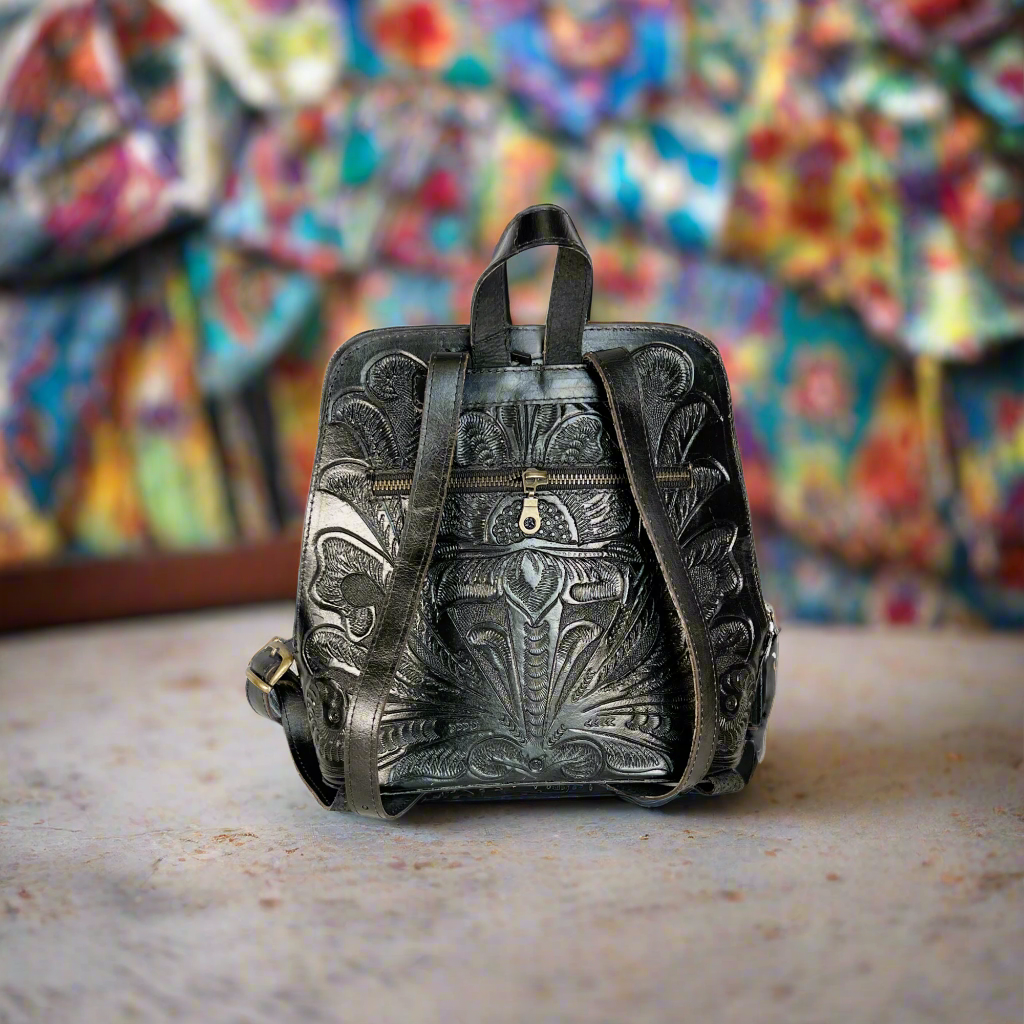 CLASSIC BACKPACK IN VAQUETA BLACK